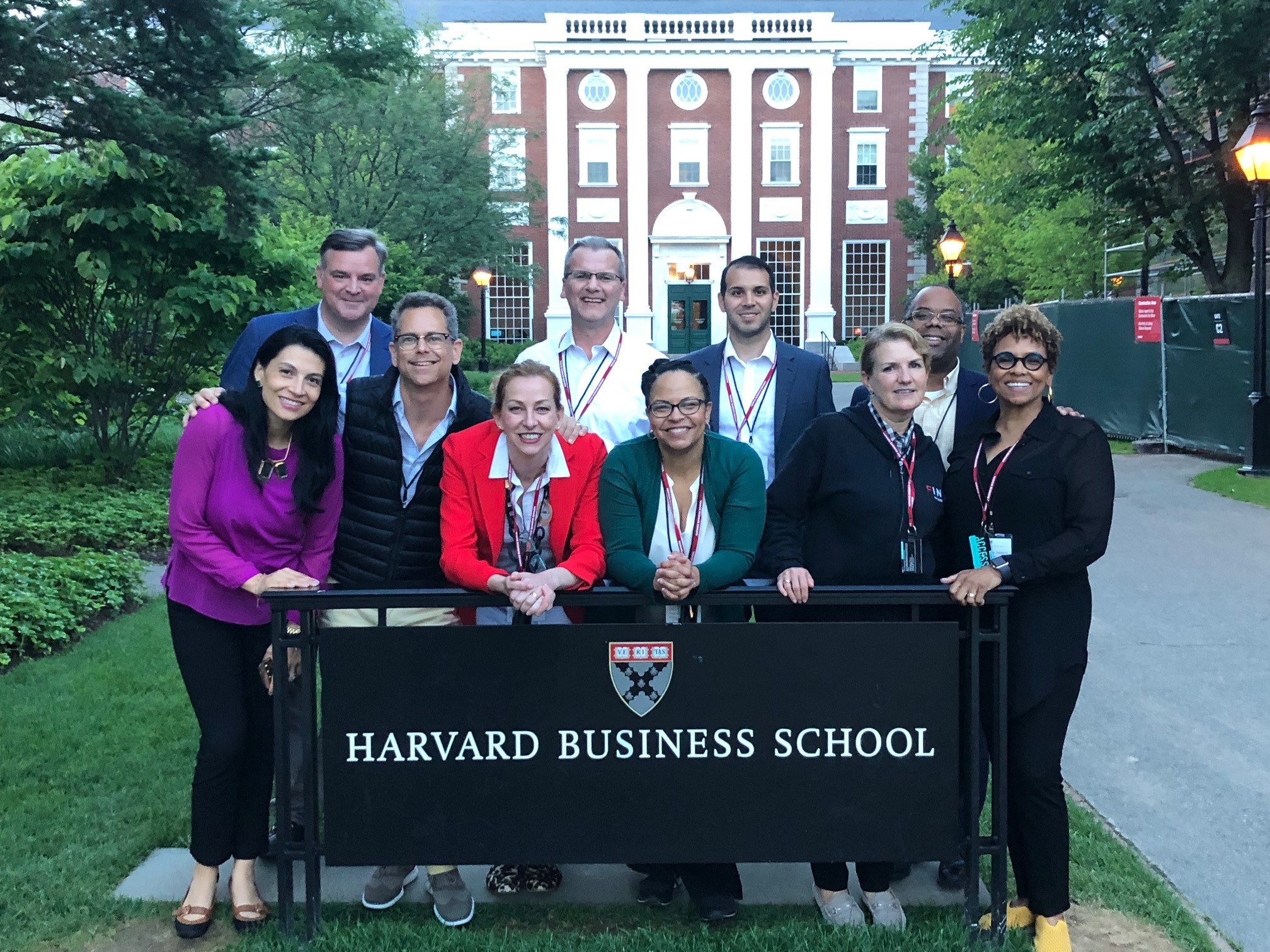 Гарвардская школа бизнеса. Школа Гарвард. Гарвард бизнес школа. Гарвардская школа бизнеса в Бостоне.